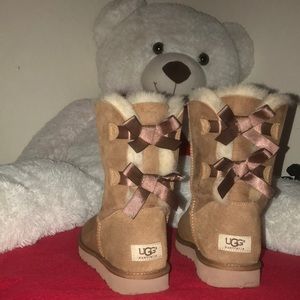 bailey bow UGG boots